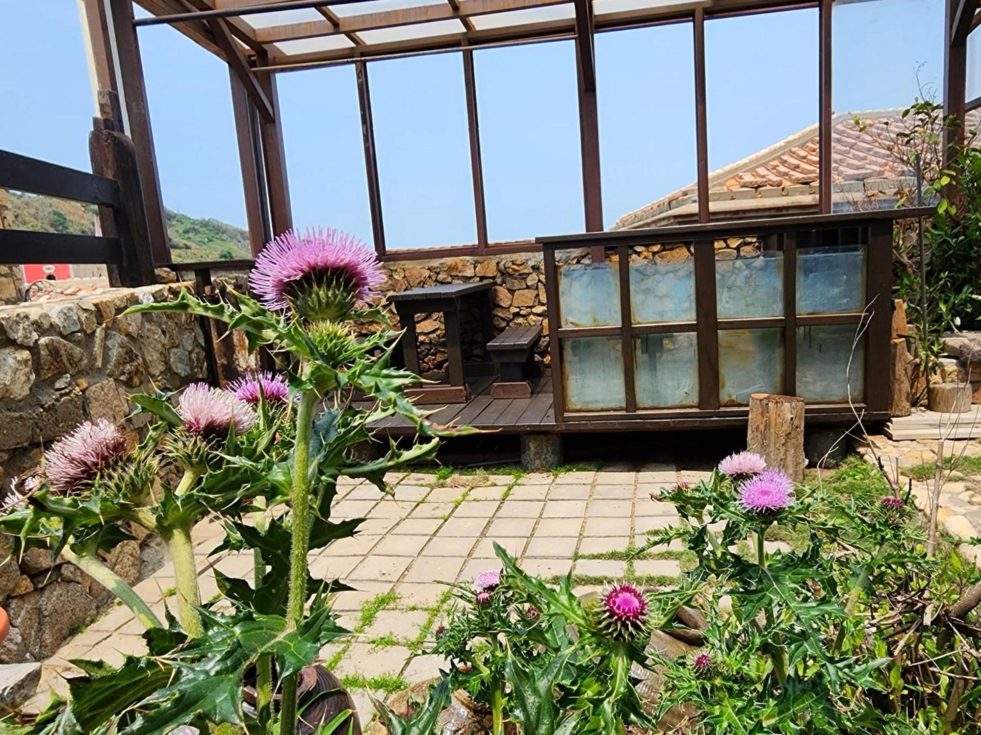 Eternal Seaside House 호텔 난간 외부 사진